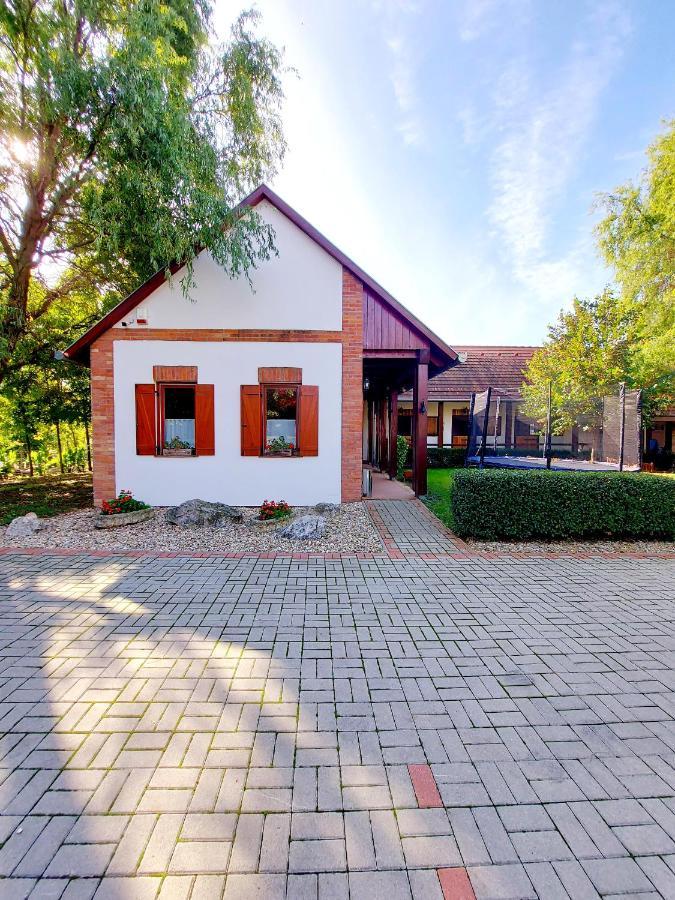 Akacos Tanya Es Vendeghaz Hotell Marok Exteriör bild